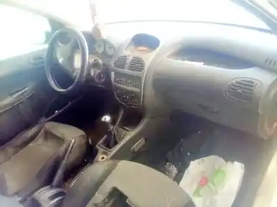 Veicolo di demolizione peugeot 206 fastback (2a/c) 1.4 hdi eco 70 dell'anno 2003 alimentato 8hx