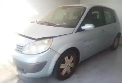 Scrapping Vehicle renault scénic ii (jm0/1_) 1.9 dci (jm0g, jm12, jm1g, jm2c) of the year 2003 powered f9q812
