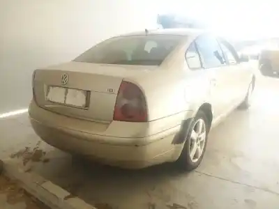 Veículo de Sucata volkswagen passat b5.5 (3b3) 1.9 tdi do ano 2004 alimentado awx