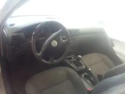 Veículo de Sucata volkswagen passat b5.5 (3b3) 1.9 tdi do ano 2004 alimentado awx