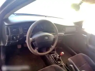 Veículo de Sucata opel vectra b (j96) 2.0 dti 16v (f19) do ano 2000 alimentado x20dth