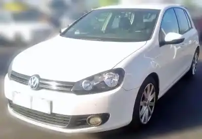 Verschrottungsfahrzeug VOLKSWAGEN GOLF VI (5K1) 1.6 TDI des Jahres 2009 angetrieben CAY