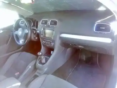 Veículo de Sucata volkswagen golf vi (5k1) 1.6 tdi do ano 2009 alimentado cay