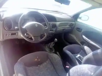 Scrapping Vehicle renault megane i coach (da0/1_) 1.6 16v (da0b, da04, da11) of the year 1999 powered k4m a7