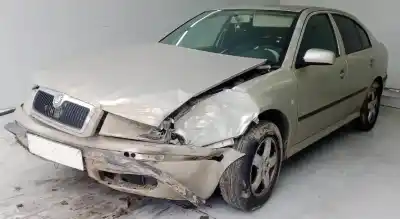 Veicolo di demolizione SKODA OCTAVIA I (1U2)  dell'anno 2006 alimentato AXR Veicolo di demolizione SKODA OCTAVIA I (1U2)  dell'anno 2006 alimentato AXR