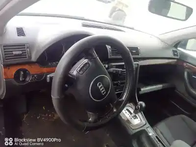 Véhicule à la ferraille audi a4 b6 avant (8e5) 2.5 tdi de l'année 2006 alimenté aym