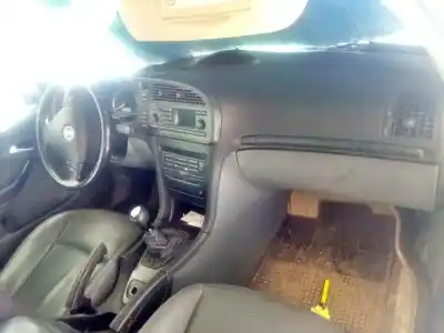 Veicolo di demolizione saab 9-3 (ys3d) 2.2 tid dell'anno 2002 alimentato d223l