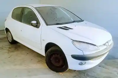 Veicolo di demolizione peugeot 206 fastback (2a/c) 1.4 hdi dell'anno 2004 alimentato 8hx
