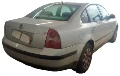 Veículo de Sucata volkswagen passat b5.5 (3b3) 1.9 tdi do ano 2004 alimentado awx