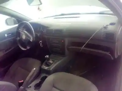 Veículo de Sucata volkswagen passat b5.5 (3b3) 1.9 tdi do ano 2004 alimentado awx