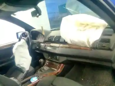 Здавання транспортного засобу bmw x5 (e53) 3.0 i року 2003 потужний 30-6s-3