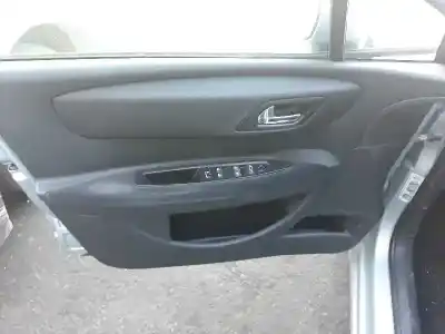 Veículo de Sucata citroen c4 berlina sx do ano 2006 alimentado 9hy