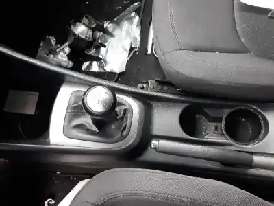 Veicolo di demolizione kia rio iv (yb, sc, fb) 1.4 crdi 90 dell'anno 2015 alimentato g4la