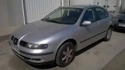 Veicolo di demolizione SEAT                                               LEON (1M1)                                                                                                                                                                                                                                                 1.9 TDI                                                                                                                                                                                                                                                    dell'anno 2001 alimentato ALH