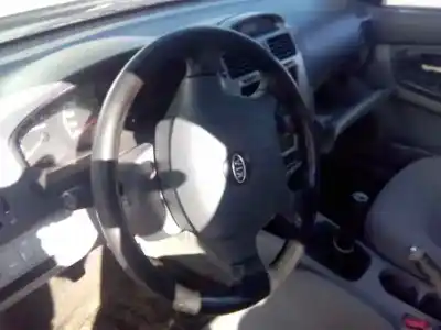 Veículo de Sucata kia cerato 2.0 turbodiesel cat do ano 2005 alimentado d4ea