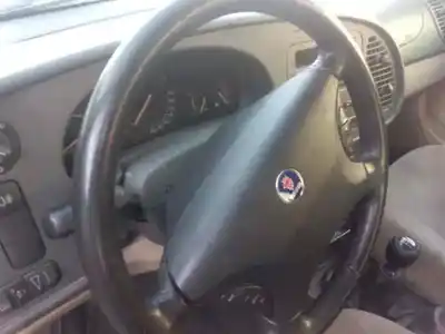 Veículo de Sucata saab 9-3 berlina 2.2 s tid do ano 2002 alimentado d223l