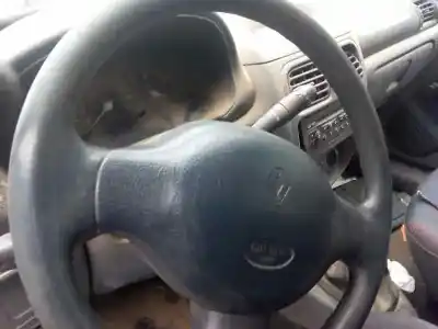 Здавання транспортного засобу renault clio ii fase i (b/cbo) 1.9 d alize року 2003 потужний f8q