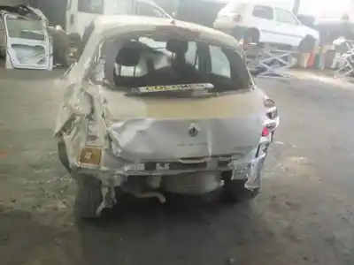 Sloopvoertuig renault clio iii emotion van het jaar 2006 aangedreven d4f d7