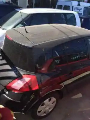 Здавання транспортного засобу renault megane ii berlina 5p confort authentique року 2004 потужний k9k d7