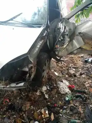Здавання транспортного засобу renault clio ii fase i (b/cbo) 1.9 dti diesel 80 cv / 59 kw року 2002 потужний f9q r7