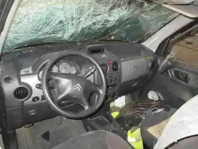 Veículo de Sucata citroen berlingo 2.0 hdi magic familiar do ano 2003 alimentado rhy