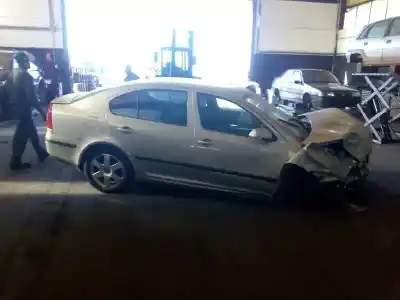 Veicolo di demolizione skoda octavia berlina (1z3) trend dell'anno 2006 alimentato bkc