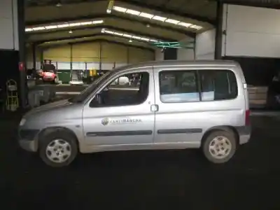 Veículo de Sucata citroen berlingo 2.0 hdi sx familiar do ano 2002 alimentado rhy