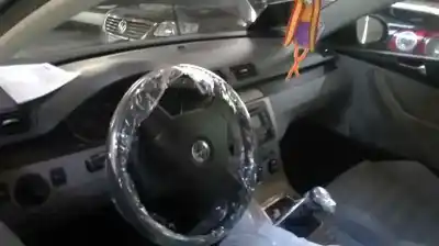 Veículo de Sucata volkswagen passat berlina (3c2) sportline do ano 2005 alimentado bkp
