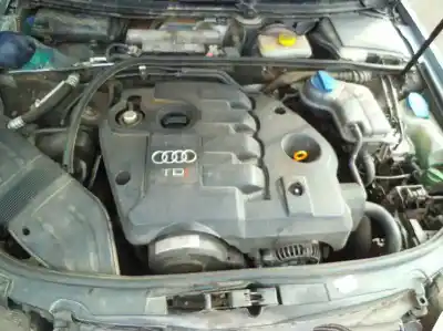 Veicolo di demolizione audi a4 berlina (8e) 1.9 tdi (96kw) dell'anno 2003 alimentato awx
