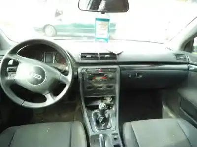 Veicolo di demolizione audi a4 berlina (8e) 1.9 tdi (96kw) dell'anno 2003 alimentato awx