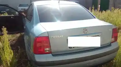 Veículo de Sucata volkswagen passat berlina (3b2) 1.9 tdi do ano 1999 alimentado ajm