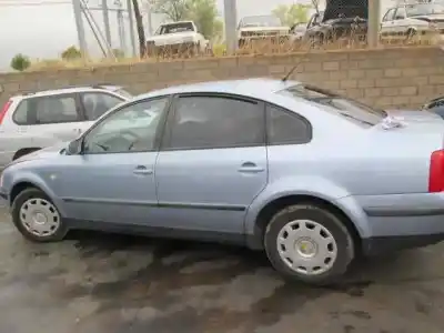 Veículo de Sucata volkswagen passat berlina (3b2) 1.9 tdi do ano 1999 alimentado ajm