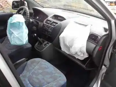 Veículo de Sucata mitsubishi space runner (n60) 2.0 i glx (i) do ano 2001 alimentado 4g63