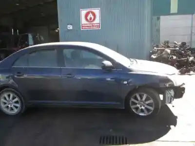 Здавання транспортного засобу TOYOTA AVENSIS BERLINA (T25) 2.0 Executive Berlina року 2003 потужний 4A-FE