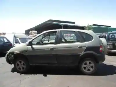 Здавання транспортного засобу RENAULT                                            SCENIC RX4 (JA0)                                                                                                                                                                                                                                           1.9 dCi Salomon року 2003 потужний F9QK7