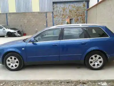 Veicolo di demolizione AUDI A4 AVANT (8E) 1.9 TDI (96kW) dell'anno 2002 alimentato AWX