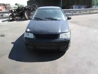 Veicolo di demolizione volkswagen polo berlina (6n2) 1.6 dell'anno 2004 alimentato 1f