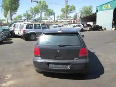 Veicolo di demolizione volkswagen polo berlina (6n2) 1.6 dell'anno 2004 alimentato 1f