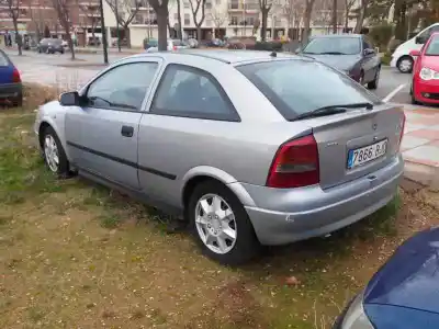 Veículo de Sucata opel astra g berlina comfort do ano 2001 alimentado 