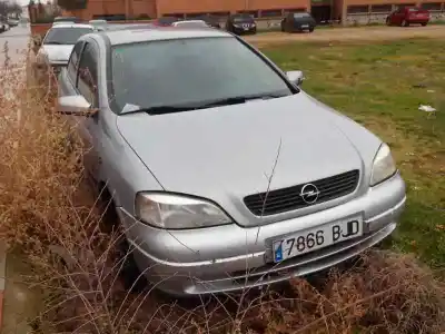 Veículo de Sucata opel astra g berlina comfort do ano 2001 alimentado 