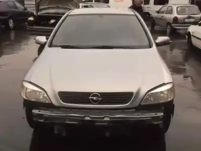 Veículo de Sucata opel astra g berlina comfort do ano 2001 alimentado 