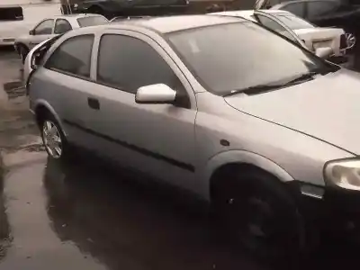 Veículo de Sucata opel astra g berlina comfort do ano 2001 alimentado 