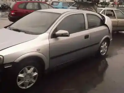 Veículo de Sucata opel astra g berlina comfort do ano 2001 alimentado 