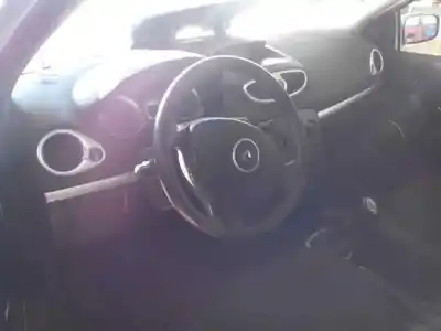 Здавання транспортного засобу renault clio iii authentique року 2007 потужний k9k