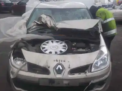 Veicolo di demolizione RENAULT CLIO III Expression dell'anno 2007 alimentato K9K766