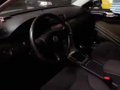 Veicolo di demolizione volkswagen passat berlina (3c2) advance dell'anno 2006 alimentato bkp