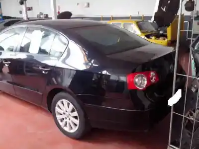 Veicolo di demolizione volkswagen passat berlina (3c2) advance dell'anno 2006 alimentato bkp
