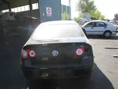 Veicolo di demolizione volkswagen passat berlina (3c2) advance dell'anno 2006 alimentato bkp
