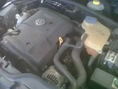 Veículo de Sucata volkswagen passat berlina (3b2) berlina do ano 1999 alimentado ahu