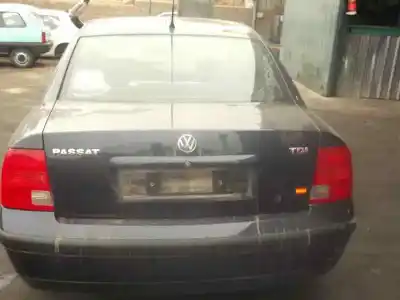 Veículo de Sucata volkswagen passat berlina (3b2) berlina do ano 1999 alimentado ahu